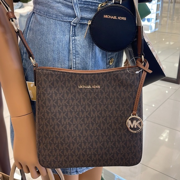 MICHAEL KORS
Jet Set Travel Small Signature Logo Messenger Bag
Brown 
NWT - Picture 11 of 16